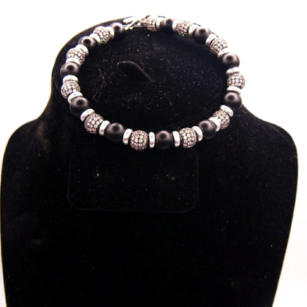 Black and silver beaded bracelet with toggle clasp